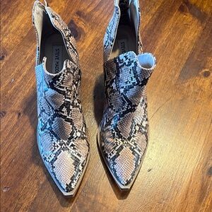 Steve Madden Black and Cream Snake Pattern Ankle Boots